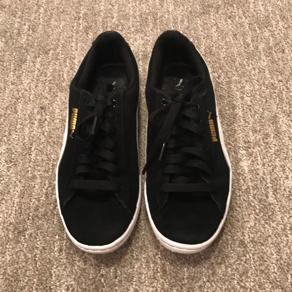 PUMA Sneakers